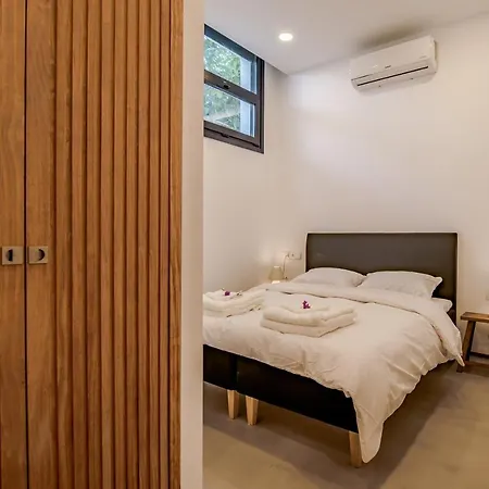 Luxury Alhambra Close To Sea And Centre Вилла
