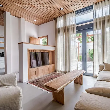 Luxury Alhambra Close To Sea And Centre Вилла *