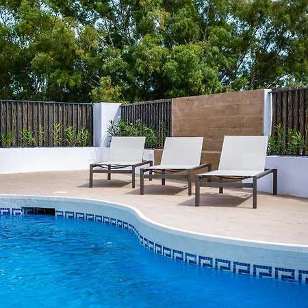 Luxury Alhambra Close To Sea And Centre Вилла *