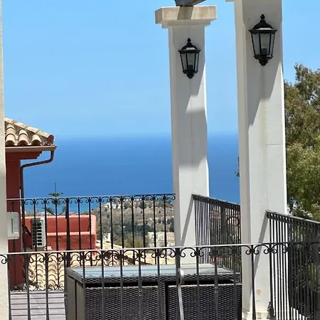 Luxury Alhambra Close To Sea And Centre Вилла